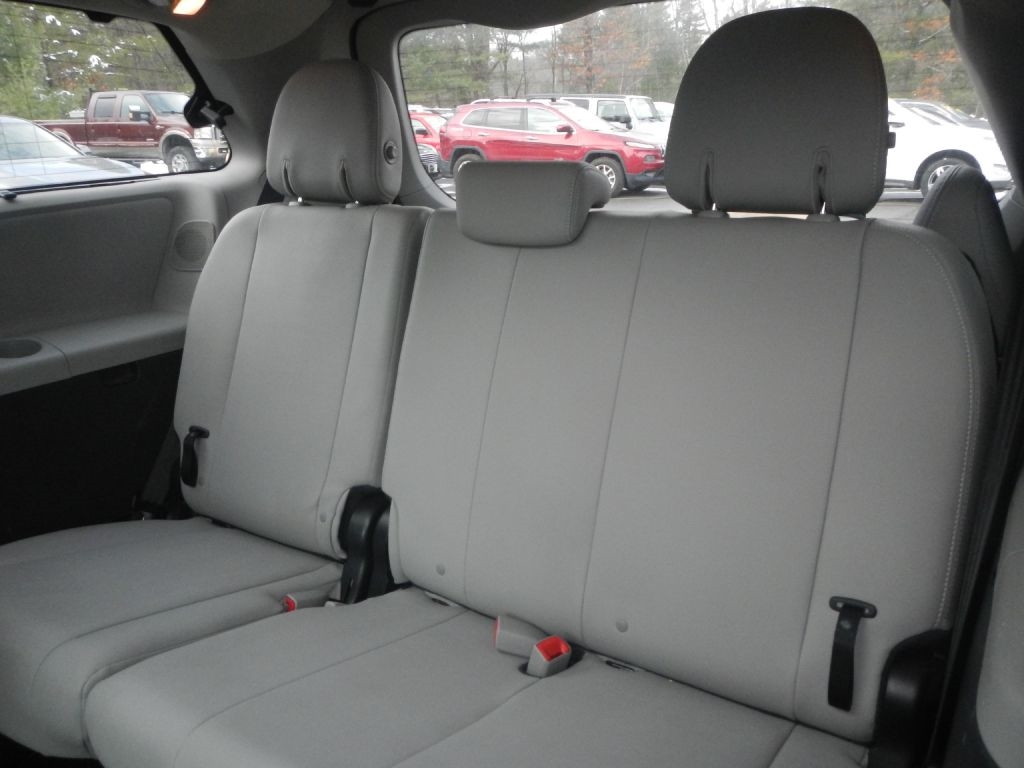 Toyota Sienna Limited AWD 7-Passenger V6 2015