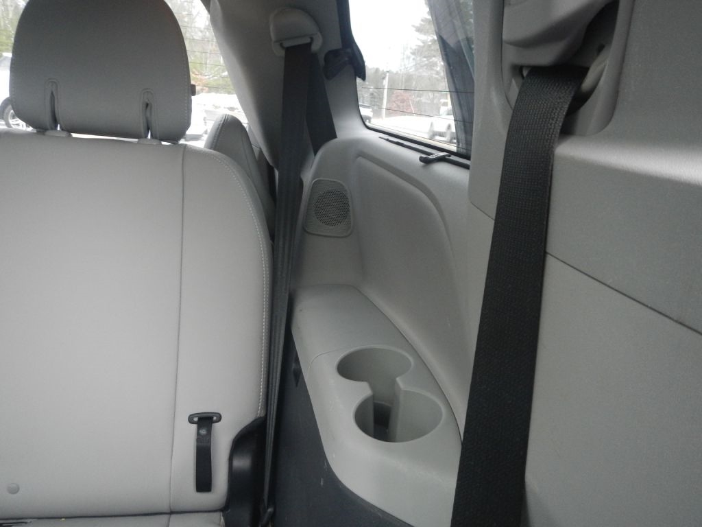 Toyota Sienna Limited AWD 7-Passenger V6 2015