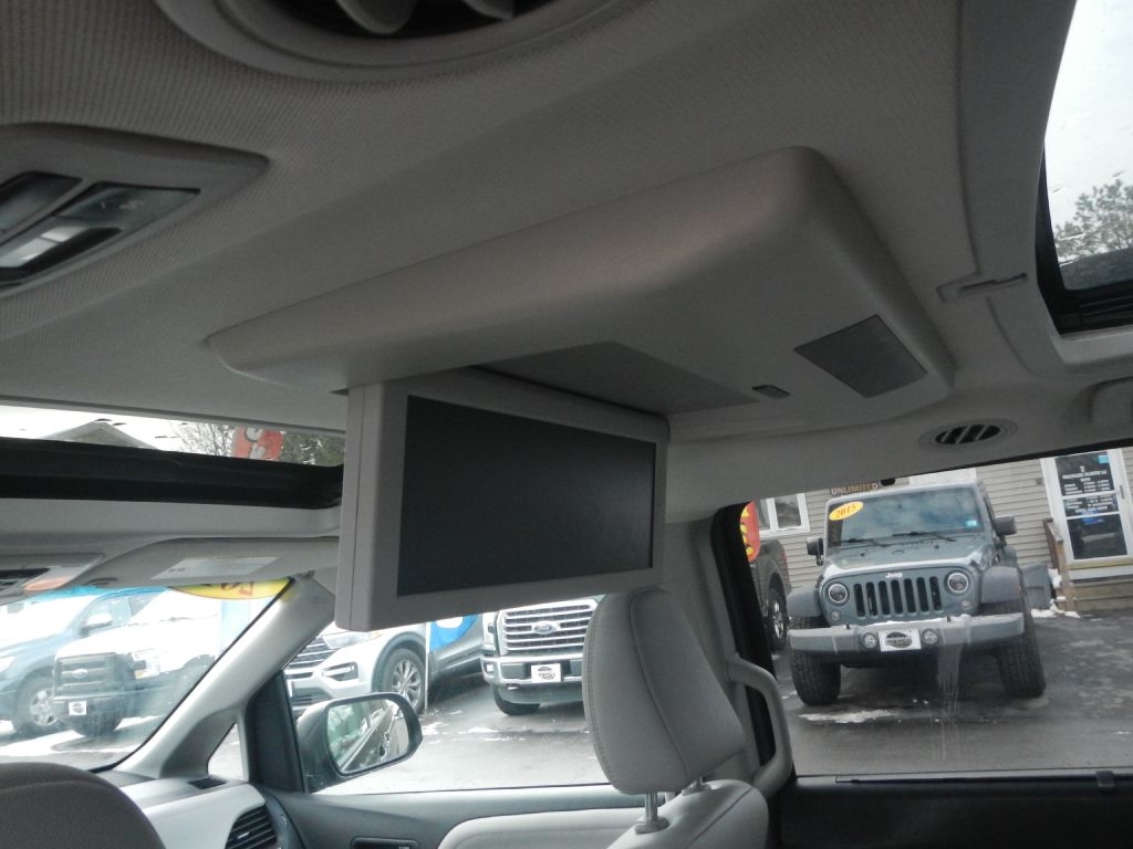 Toyota Sienna Limited AWD 7-Passenger V6 2015