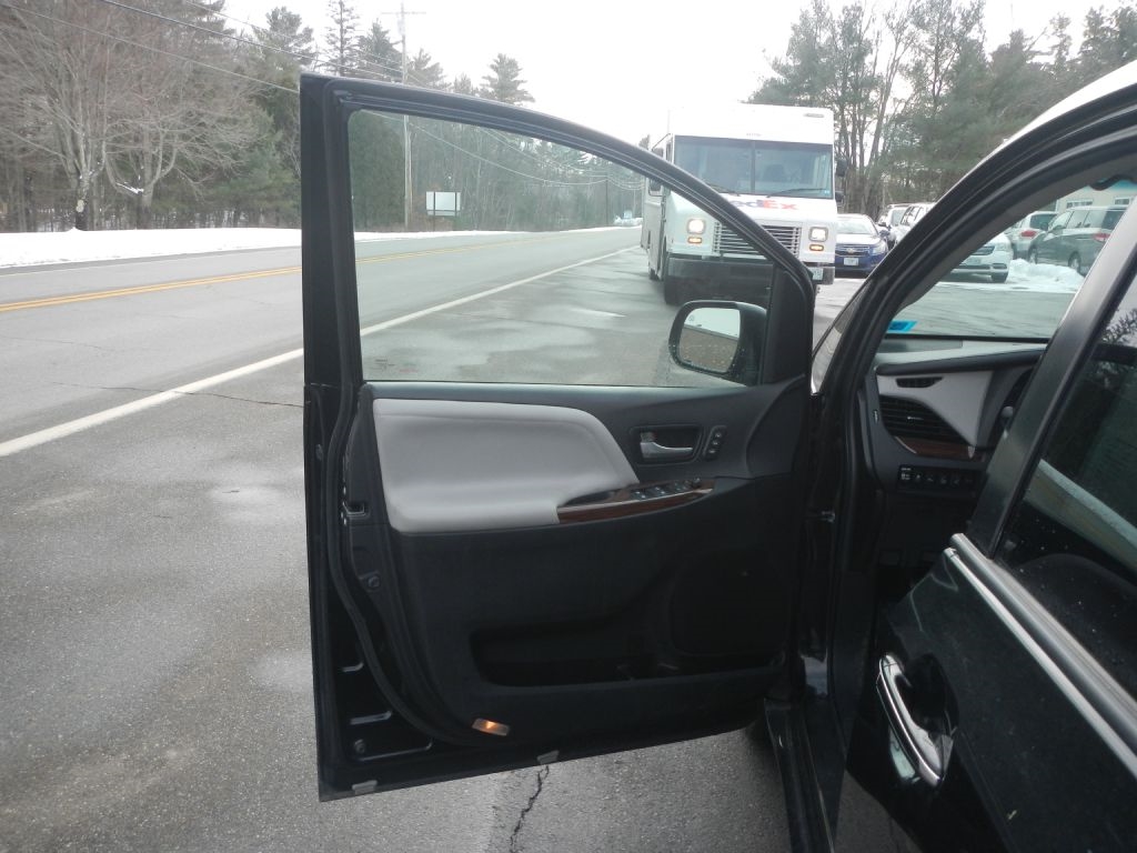 Toyota Sienna Limited AWD 7-Passenger V6 2015