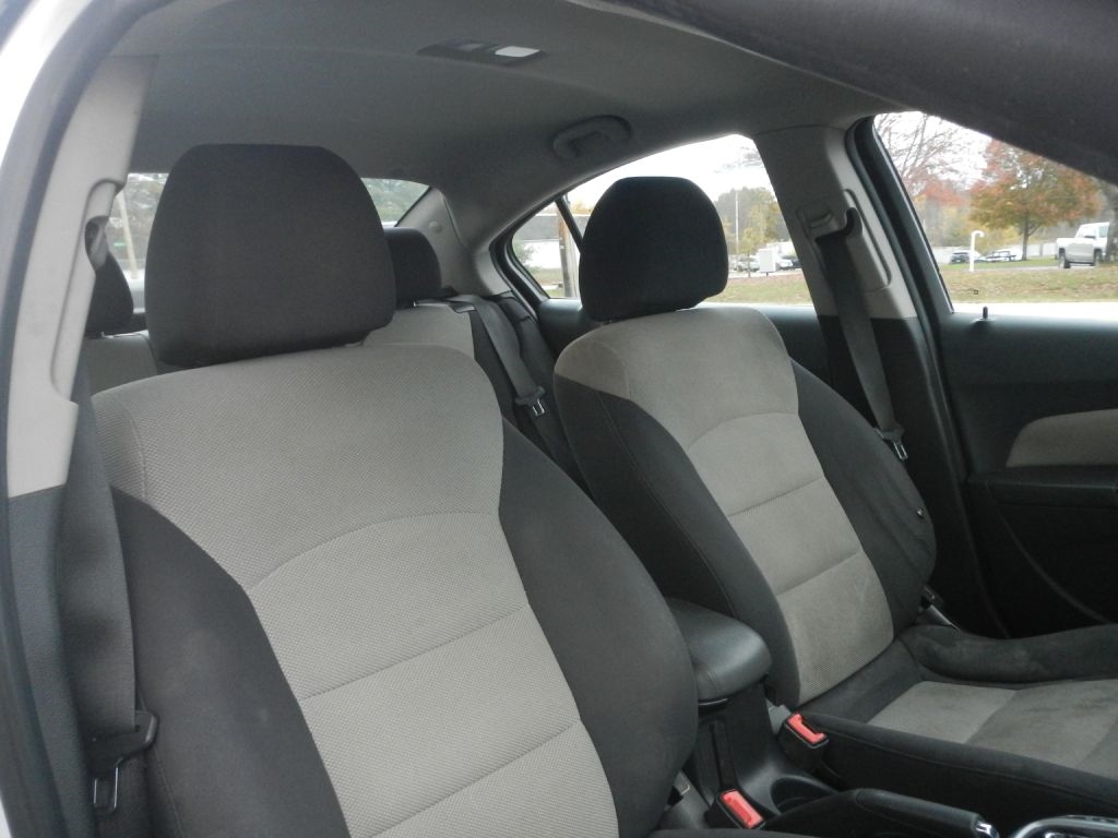 Chevrolet Cruze LS Auto 2014 Chevrolet Cruze LS Auto 2014
