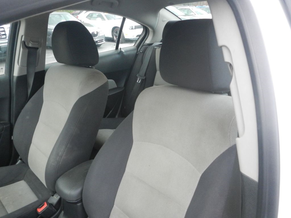 Chevrolet Cruze LS Auto 2014 Chevrolet Cruze LS Auto 2014