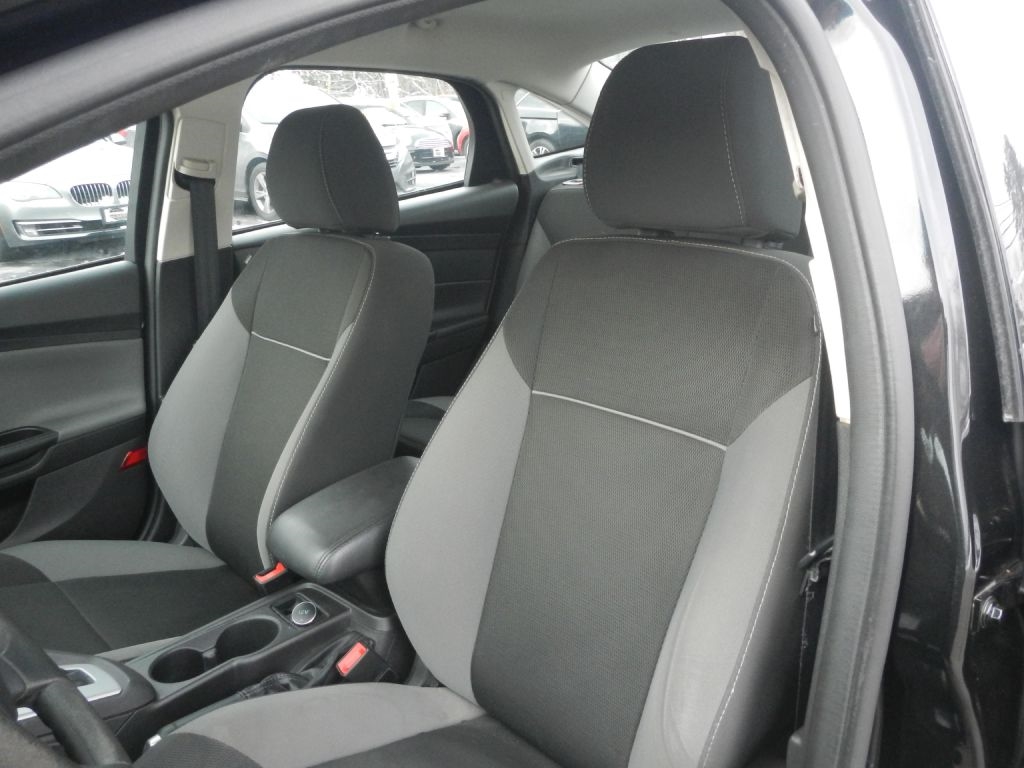 Ford Focus SE Sedan 2014