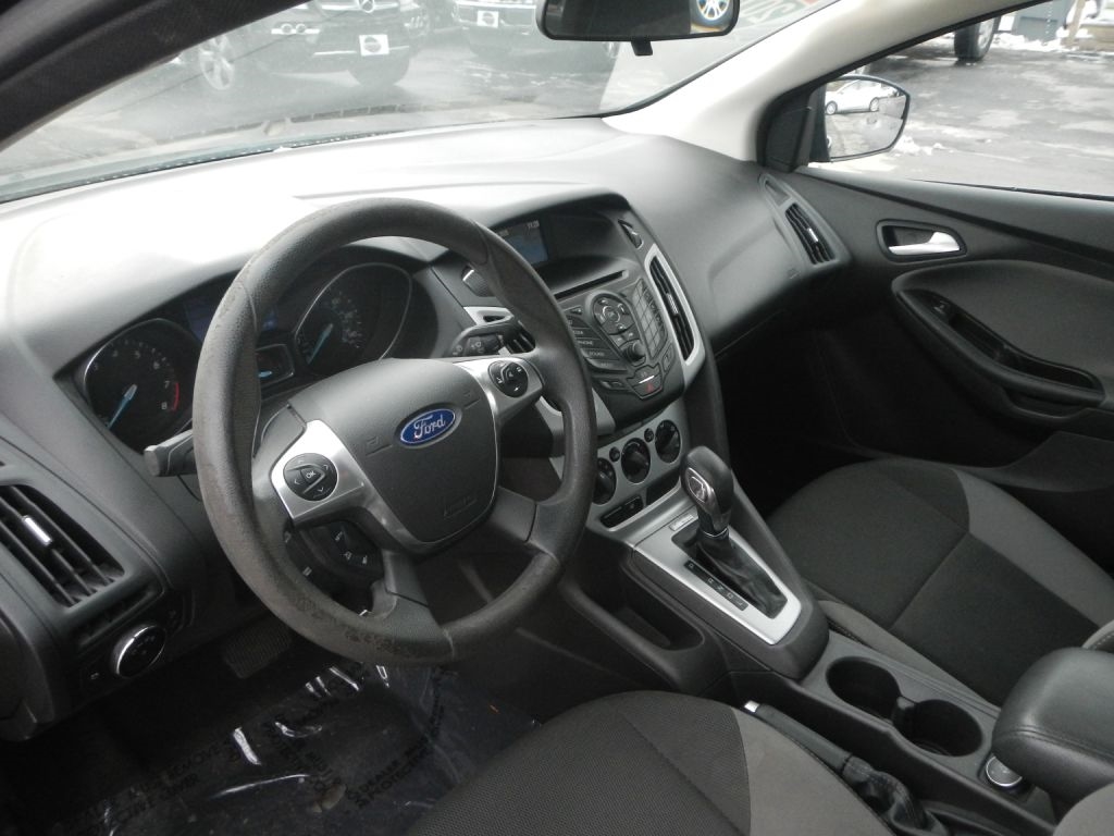 Ford Focus SE Sedan 2014