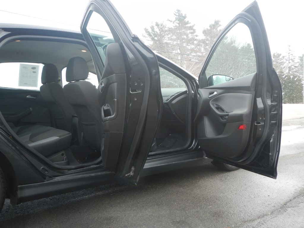 Ford Focus SE Sedan 2014