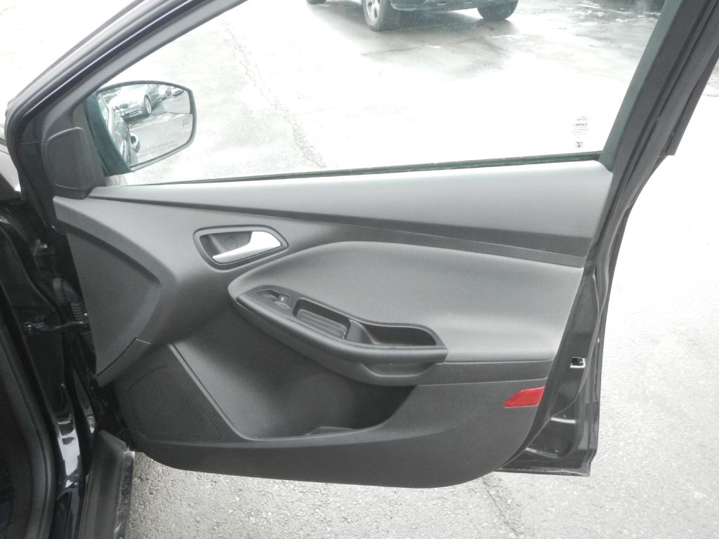 Ford Focus SE Sedan 2014