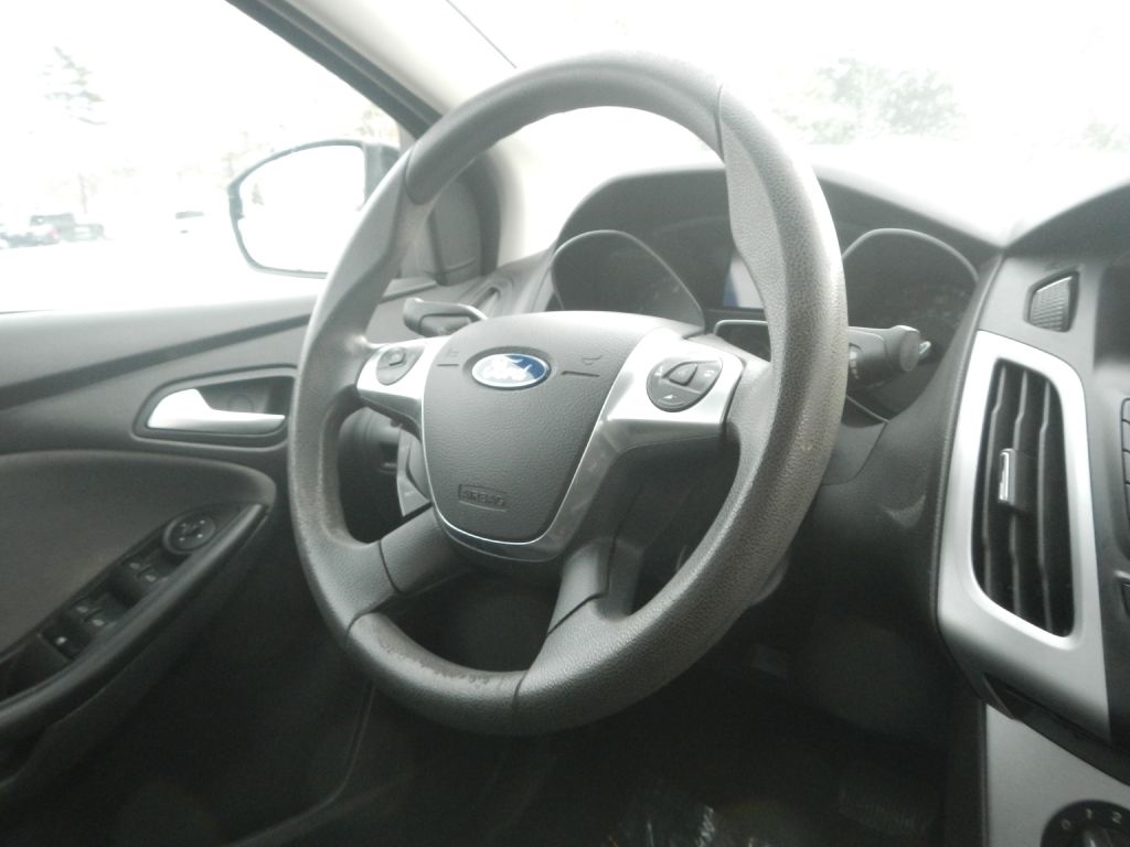 Ford Focus SE Sedan 2014