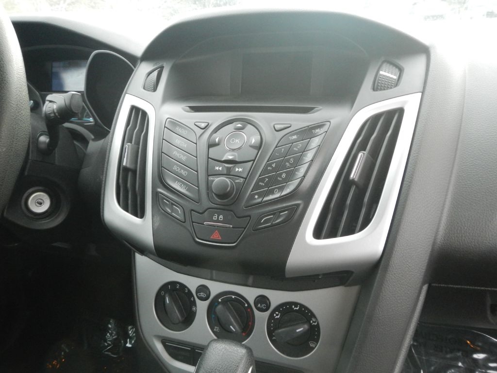 Ford Focus SE Sedan 2014