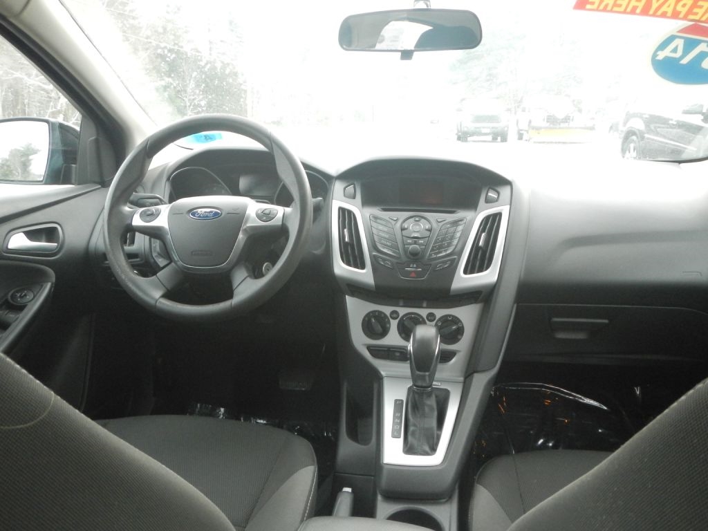 Ford Focus SE Sedan 2014
