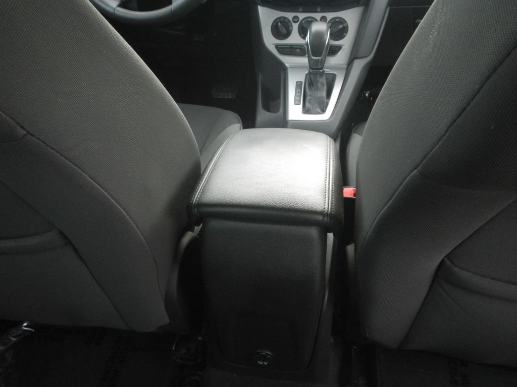 Ford Focus SE Sedan 2014