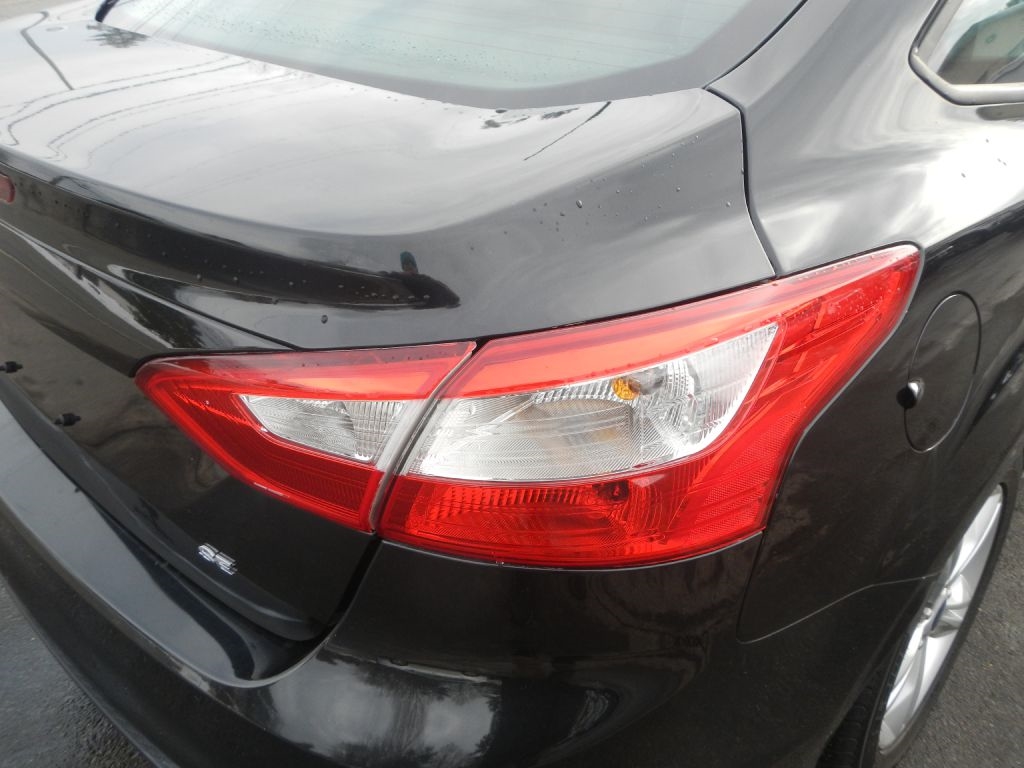 Ford Focus SE Sedan 2014