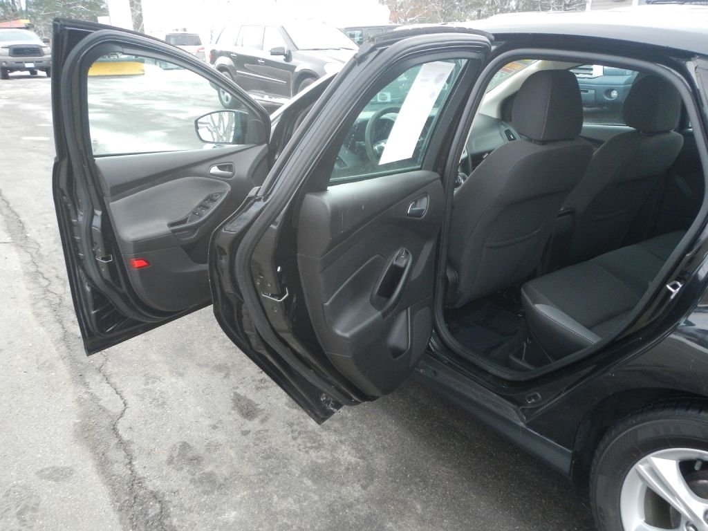 Ford Focus SE Sedan 2014