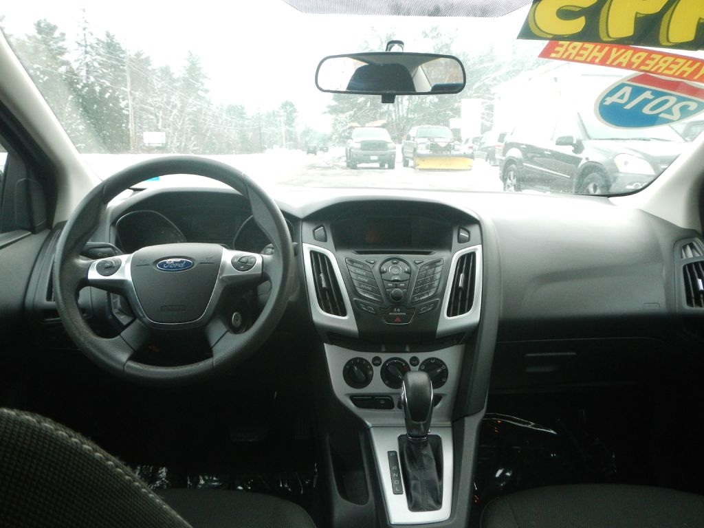 Ford Focus SE Sedan 2014