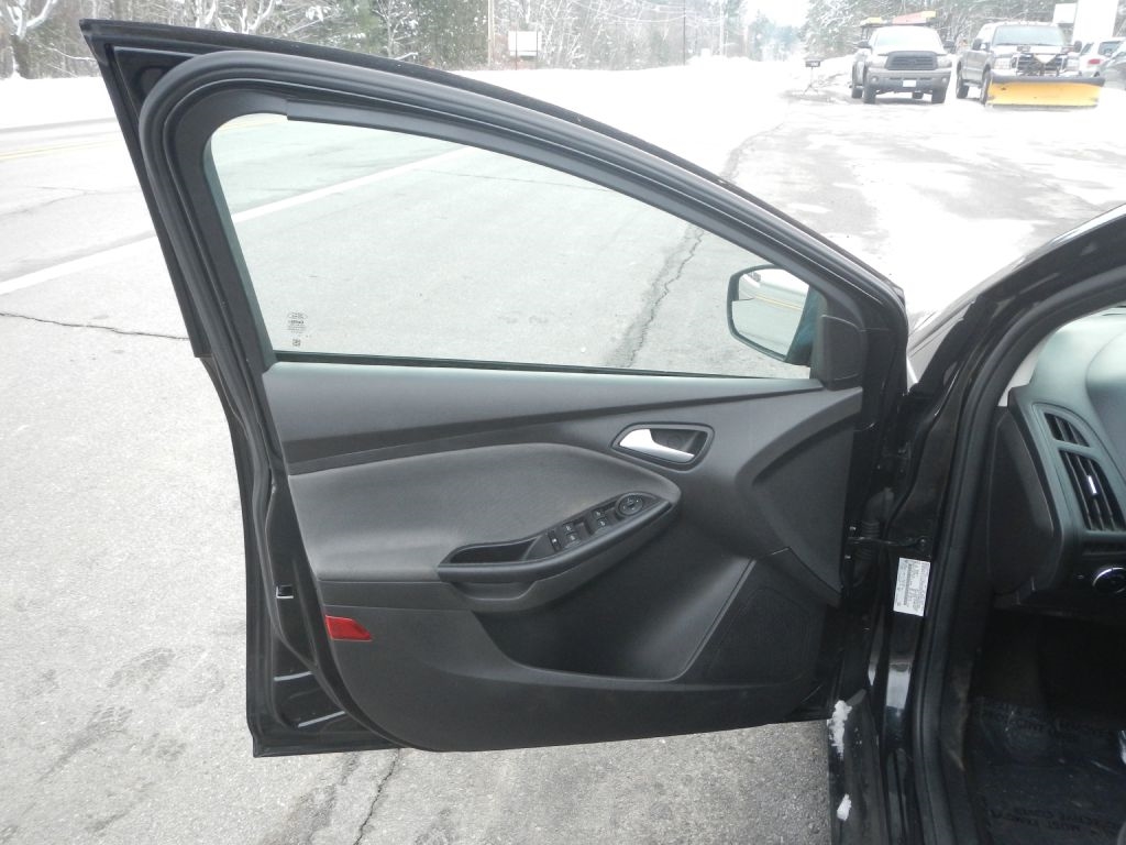 Ford Focus SE Sedan 2014