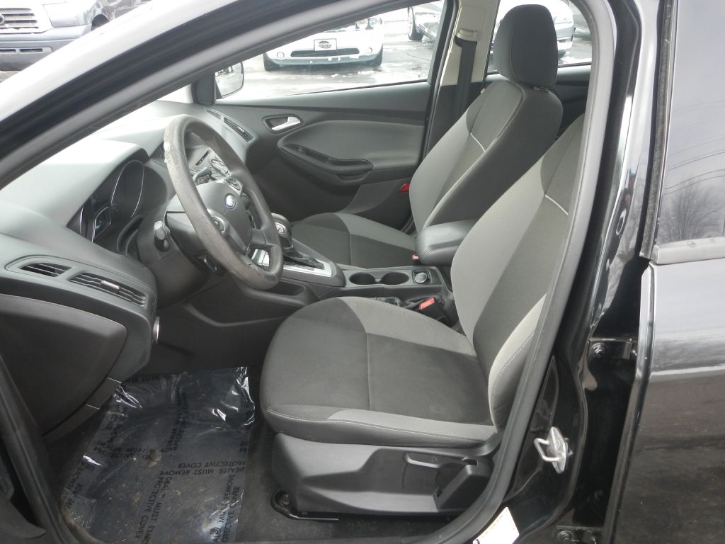 Ford Focus SE Sedan 2014