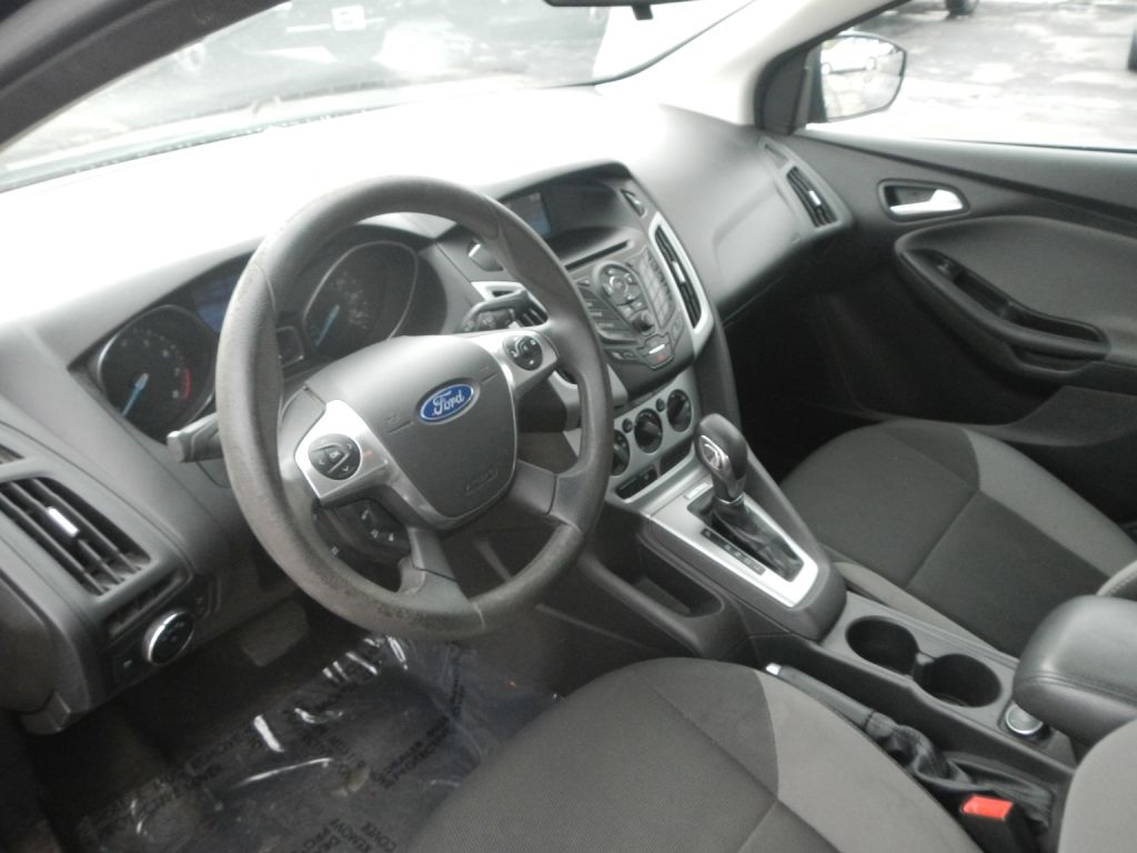 Ford Focus SE Sedan 2014