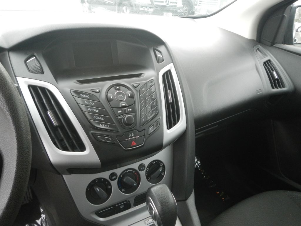 Ford Focus SE Sedan 2014
