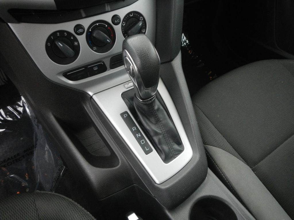 Ford Focus SE Sedan 2014