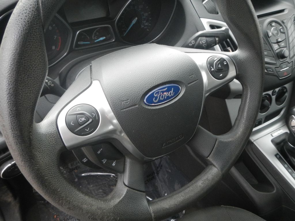 Ford Focus SE Sedan 2014