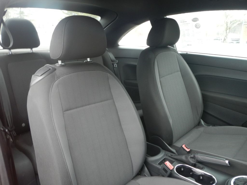 Volkswagen Beetle  2012