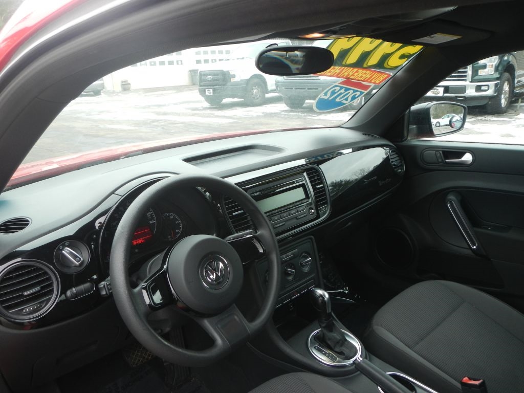 Volkswagen Beetle  2012