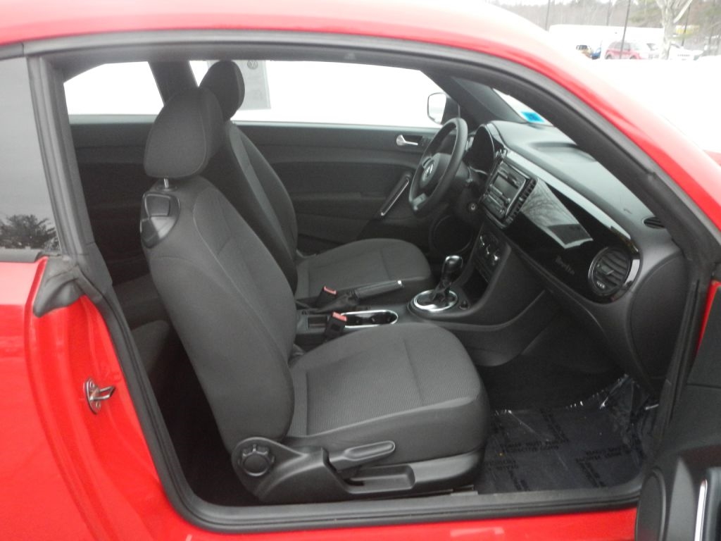 Volkswagen Beetle  2012