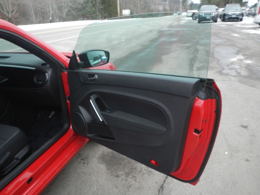 Volkswagen Beetle  2012