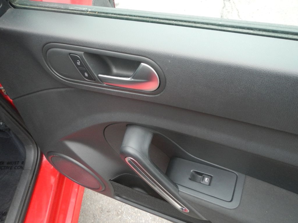 Volkswagen Beetle  2012