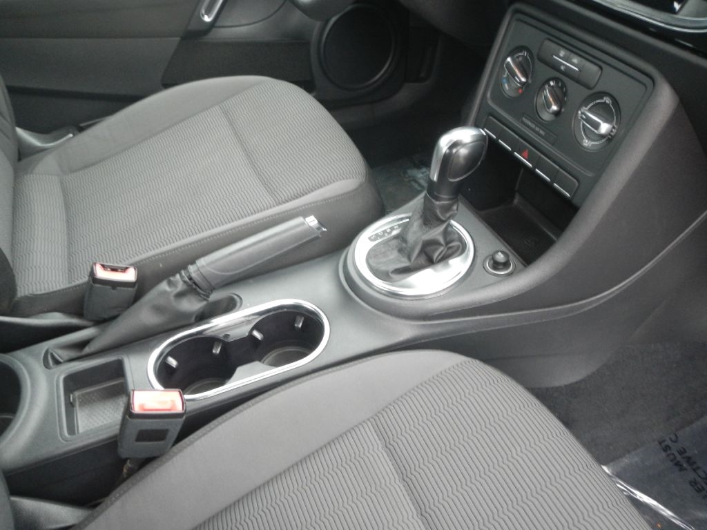 Volkswagen Beetle  2012