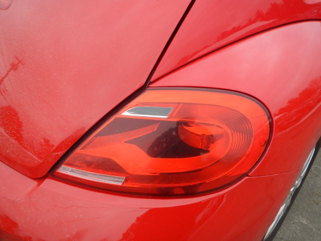 Volkswagen Beetle  2012