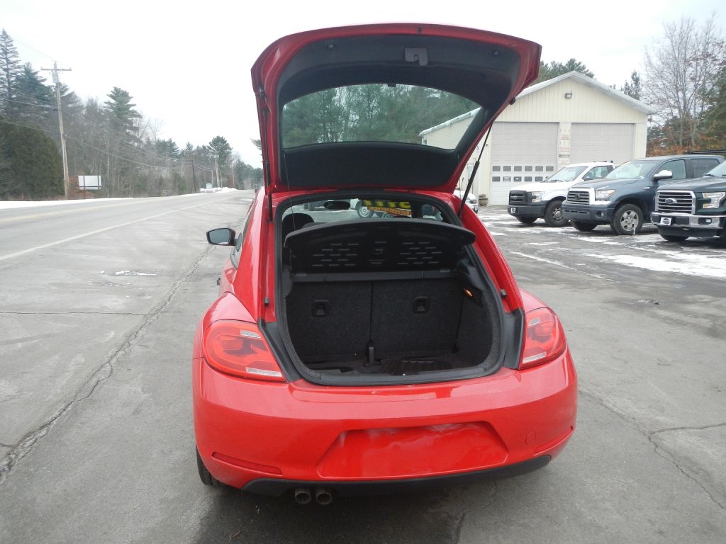 Volkswagen Beetle  2012