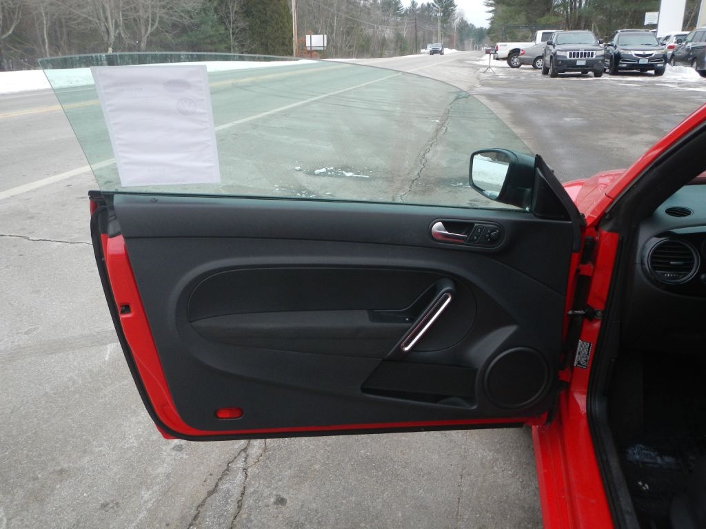 Volkswagen Beetle  2012