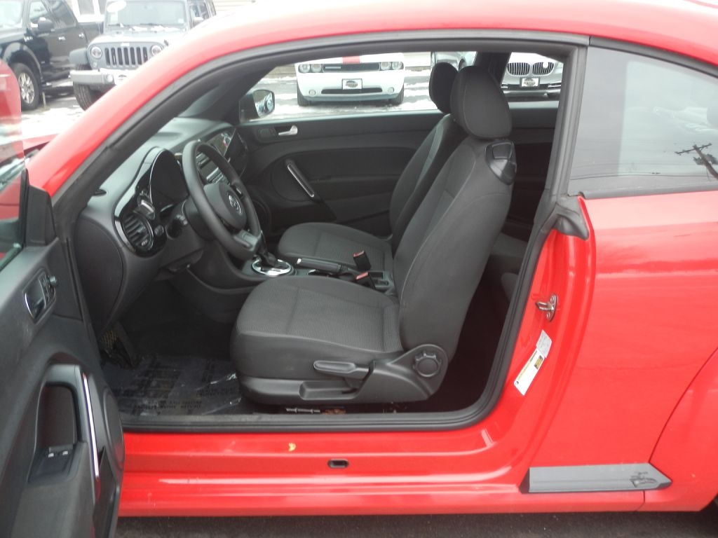 Volkswagen Beetle  2012