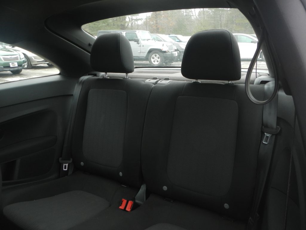 Volkswagen Beetle  2012