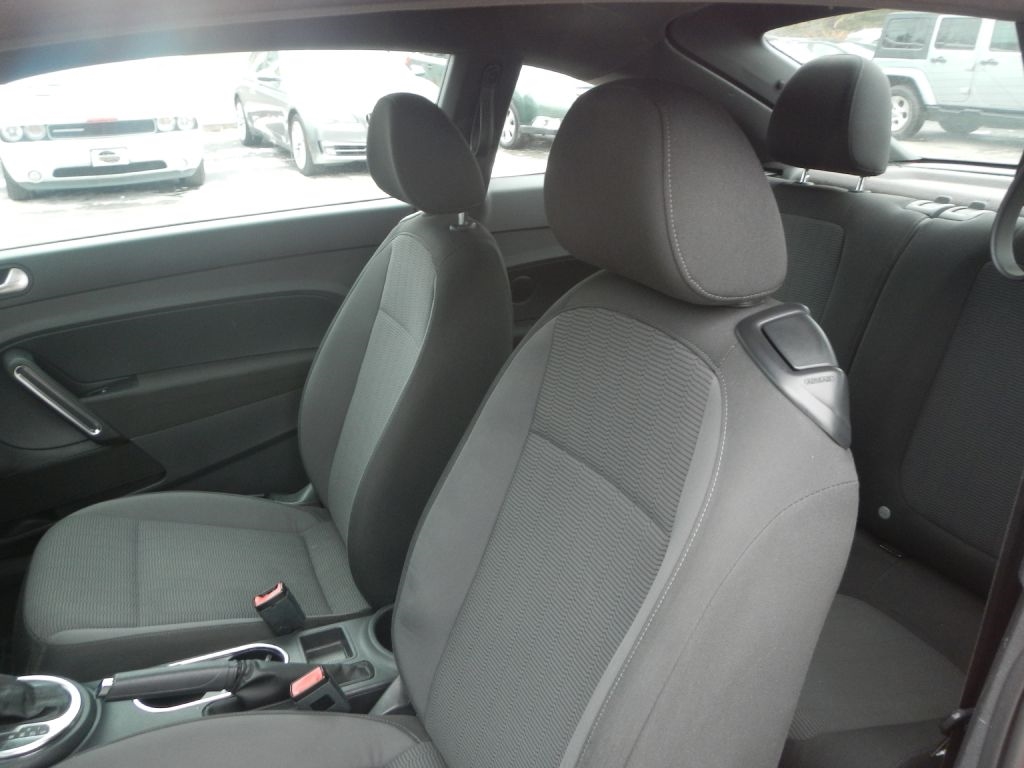 Volkswagen Beetle  2012