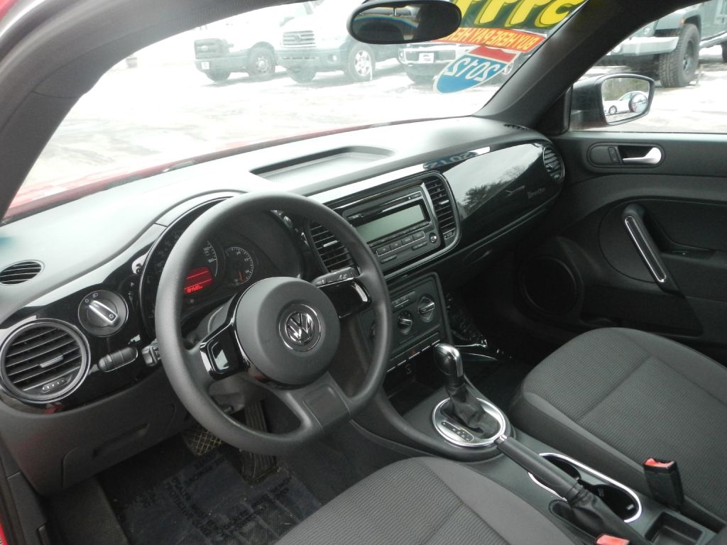 Volkswagen Beetle  2012