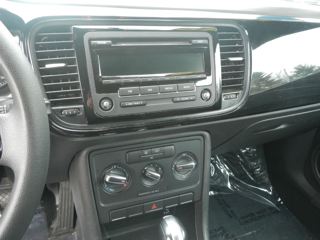 Volkswagen Beetle  2012
