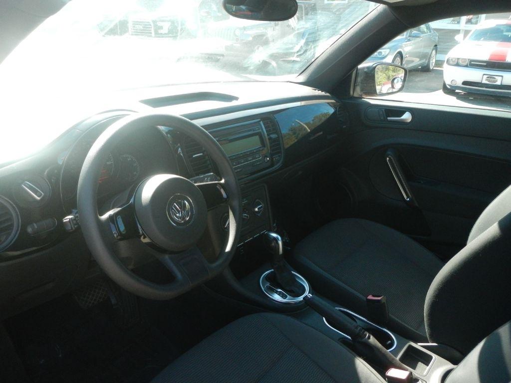 Volkswagen Beetle  2012