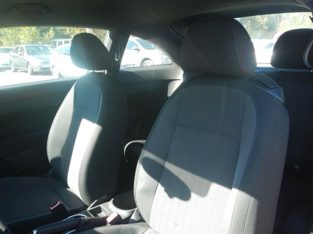 Volkswagen Beetle  2012