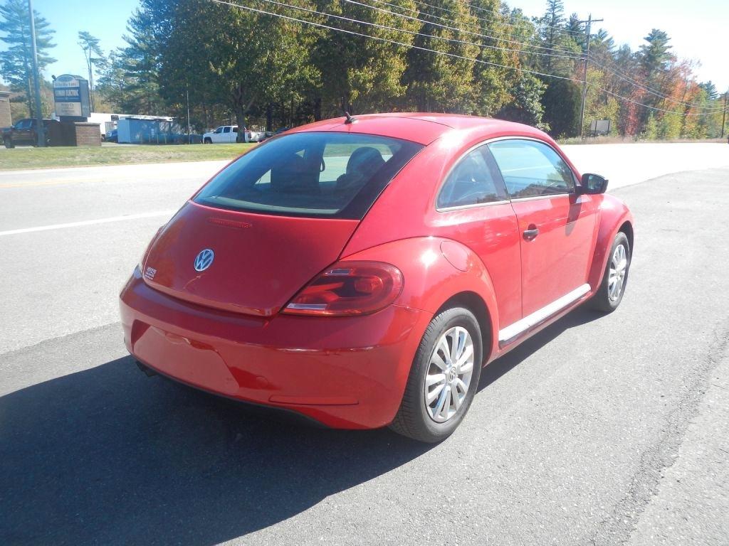 Volkswagen Beetle  2012