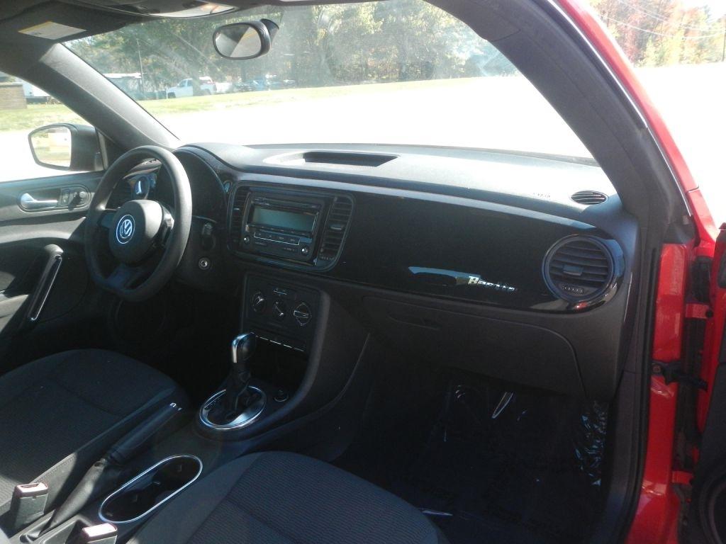 Volkswagen Beetle  2012