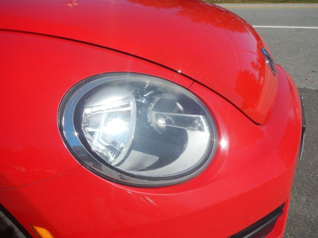 Volkswagen Beetle  2012