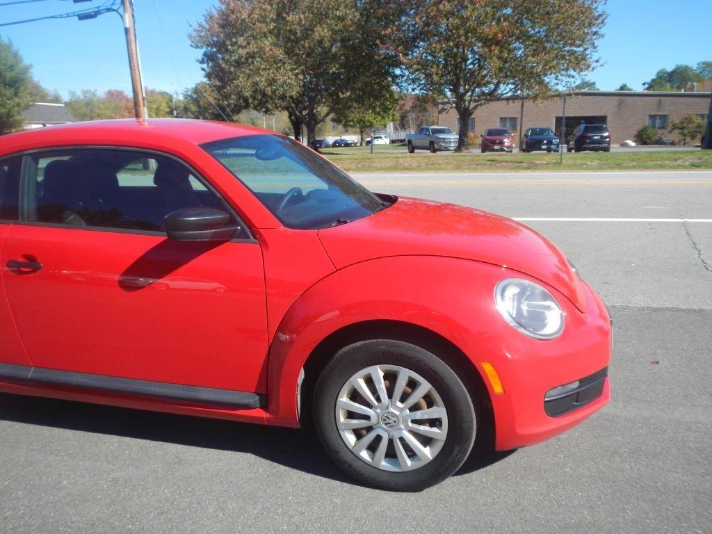 Volkswagen Beetle  2012