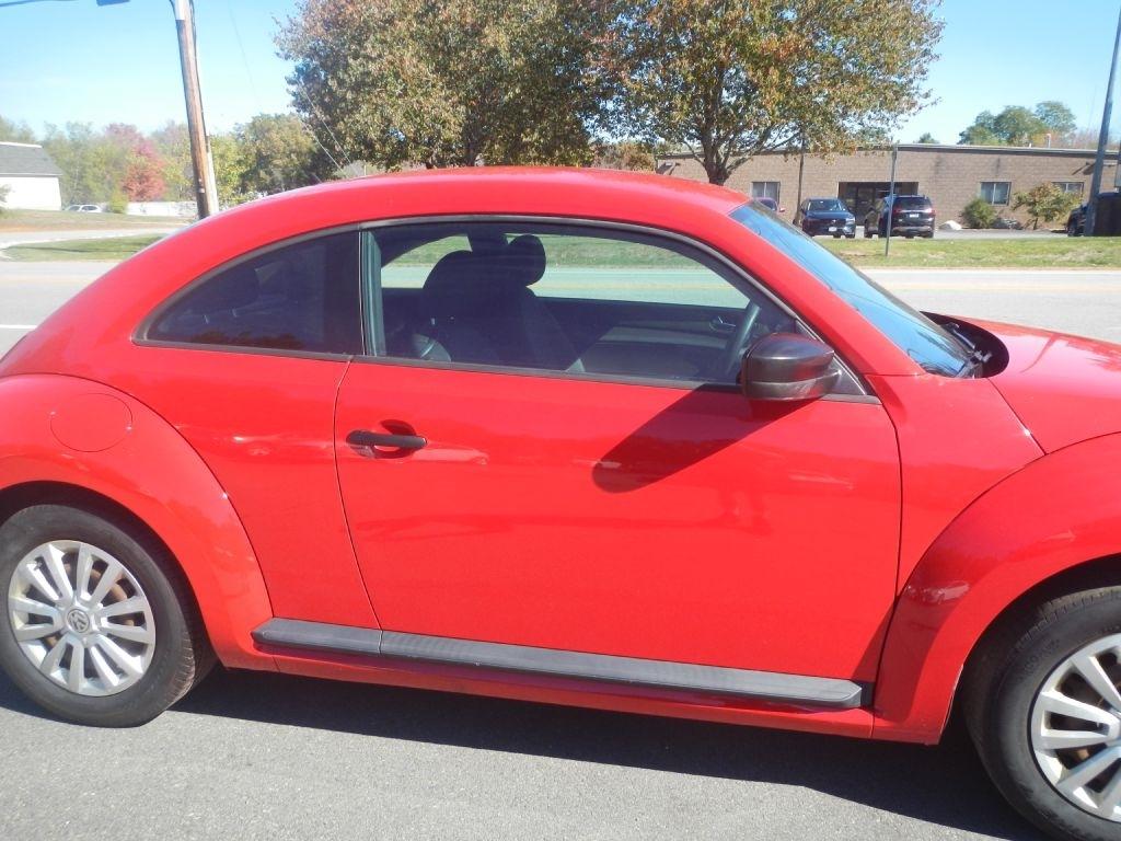 Volkswagen Beetle  2012