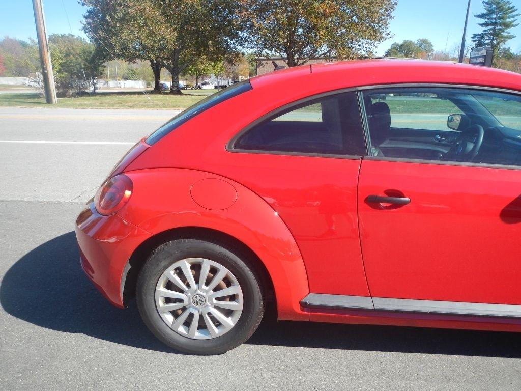 Volkswagen Beetle  2012