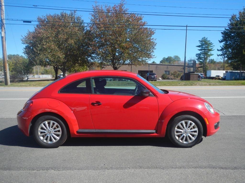 Volkswagen Beetle  2012