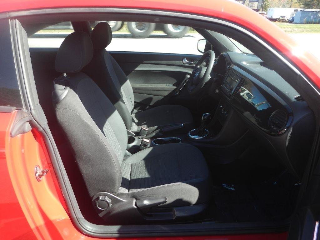 Volkswagen Beetle  2012