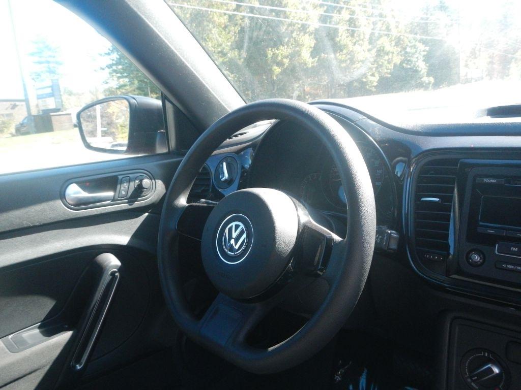 Volkswagen Beetle  2012