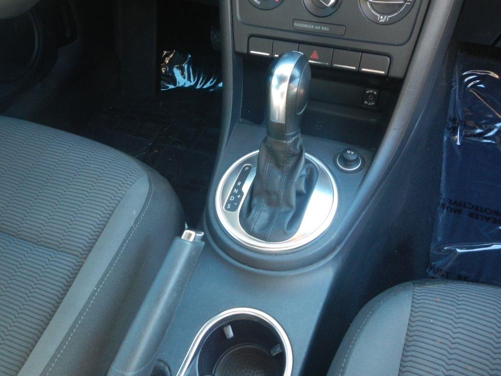 Volkswagen Beetle  2012