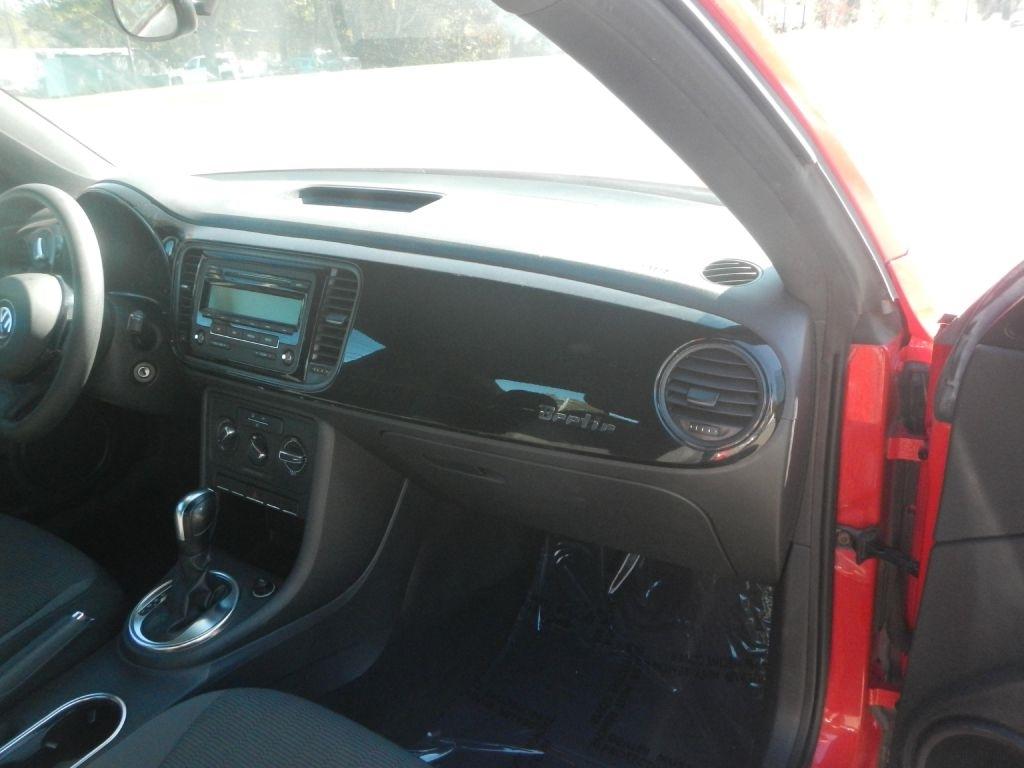 Volkswagen Beetle  2012